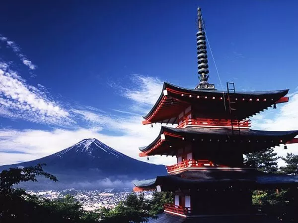 新倉山浅間公園 富士山と五重塔