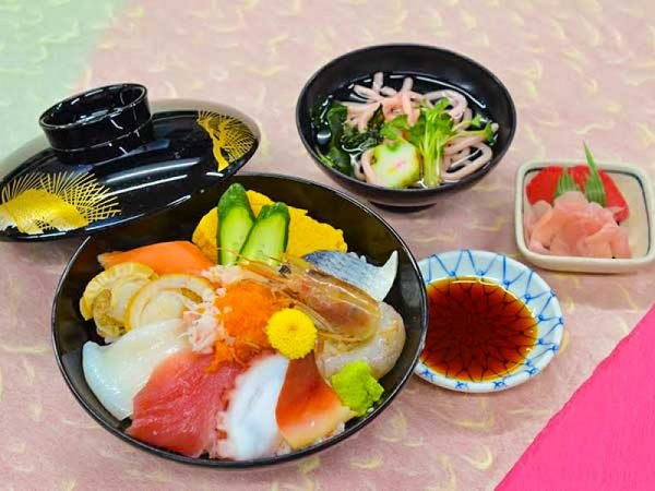 新宿発 ひたち海浜公園 コキア 観賞 海鮮丼の昼食 と 梨狩り食べ放題 日帰りバスツアー専門の旅行会社 トラベックスツアーズ 公式