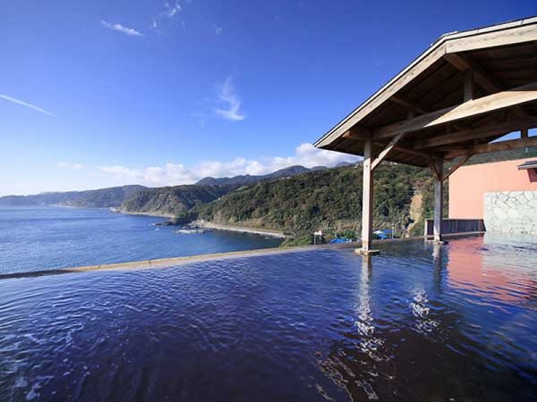 【横浜発】伊豆の女子旅☆DHC赤沢温泉で美容ケア&アカオハーブローズガーデン◎自分に合ったエッセンシャルオイルを体質診断で見つけよう。SNSで話題のバラ園と全国スパランキングTOP10入りの温泉で癒しのひと時。女子会や母の日のプレゼント旅行に!