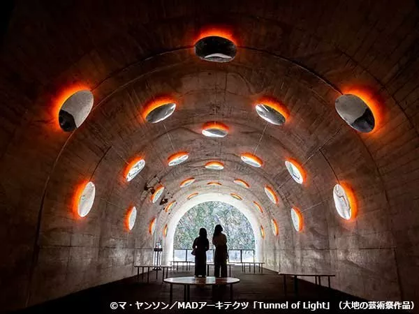 清津峡 光のトンネル