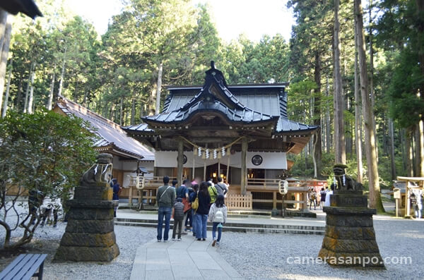 御岩神社本殿